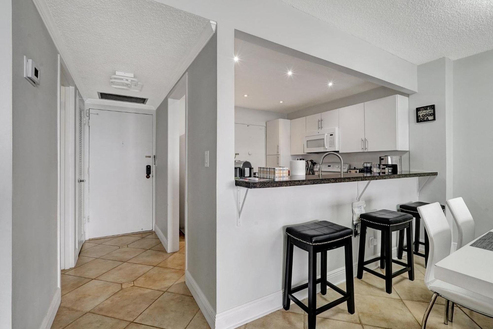Flip Flop Paradise In Hollywood Florida Exterior photo